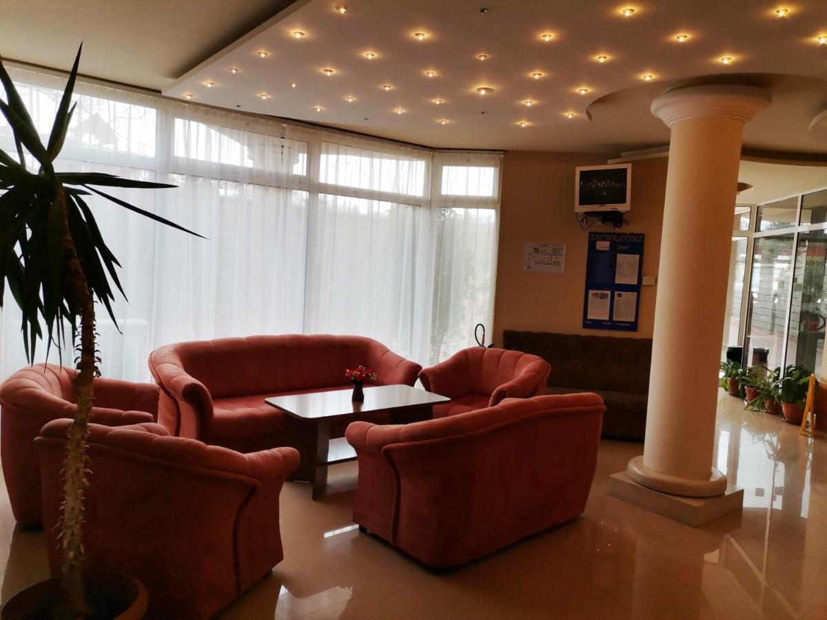 Paris Hotel Балчик Екстериор снимка