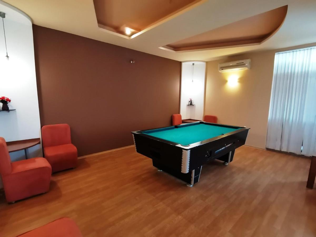 Paris Hotel Балчик Екстериор снимка