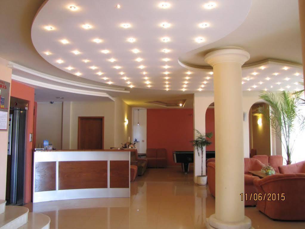 Paris Hotel Балчик Екстериор снимка