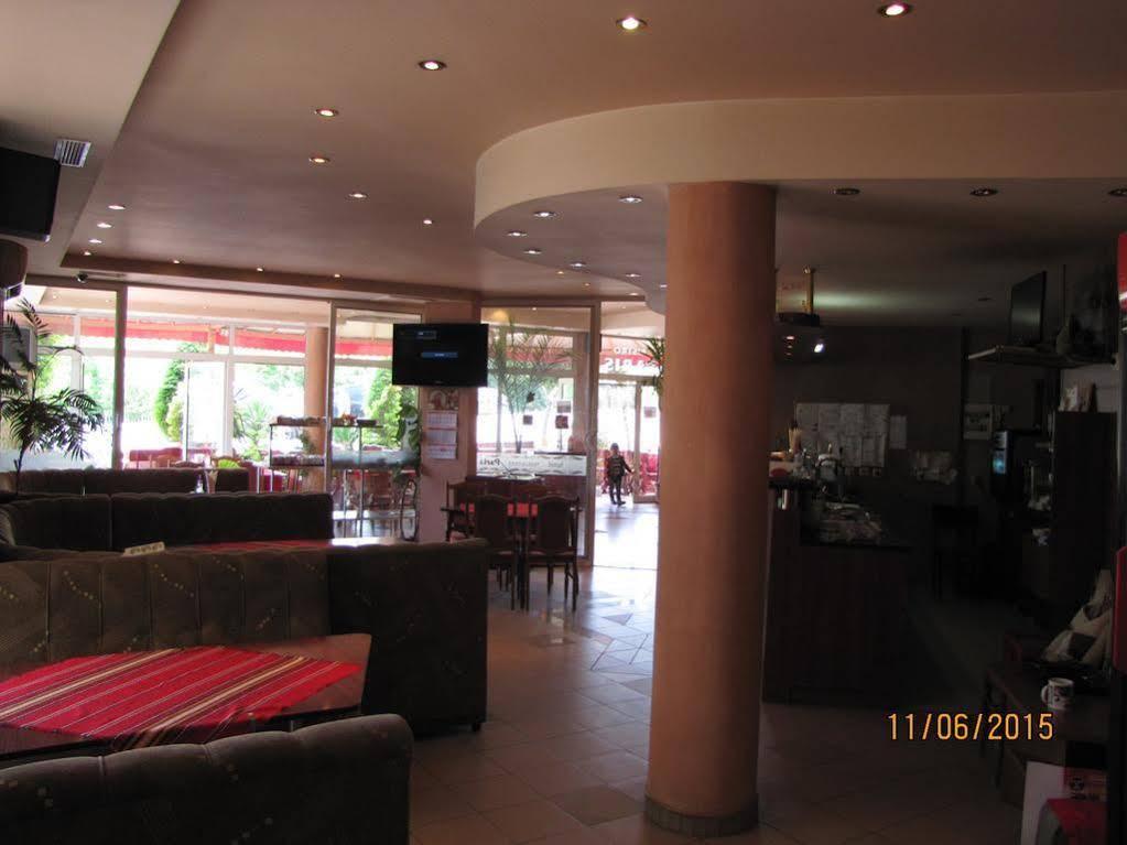 Paris Hotel Балчик Екстериор снимка
