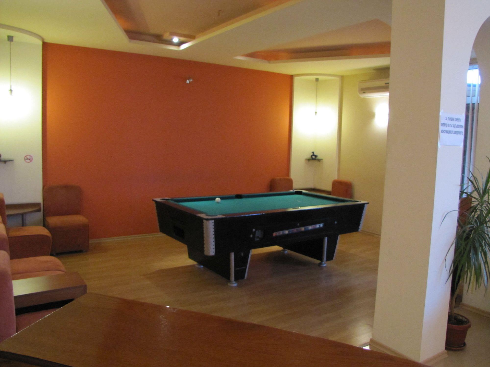 Paris Hotel Балчик Екстериор снимка